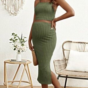 💰SHEIN MATERNITY Olive Green Ribbed Knit set